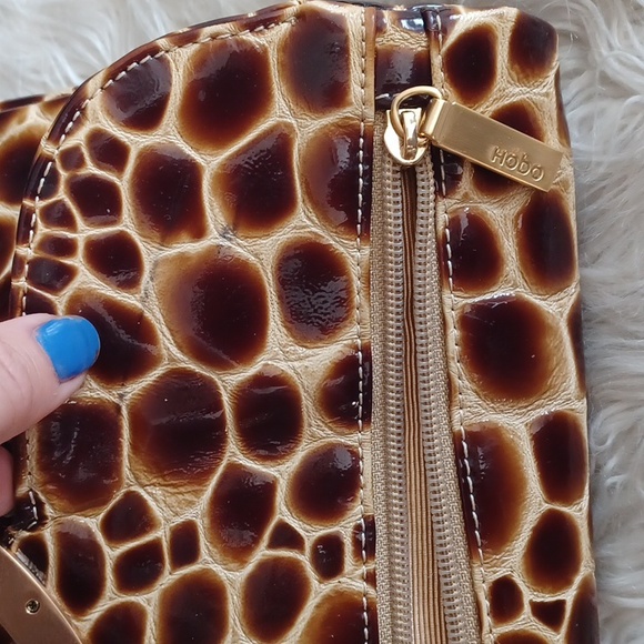 Hobo Medium Size Clutch - Picture 8 of 14